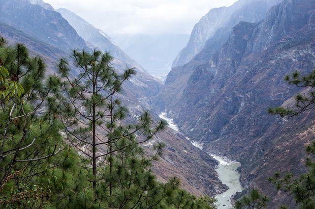 Tiger Leaping Gorge (虎跳峡) - Lijiang