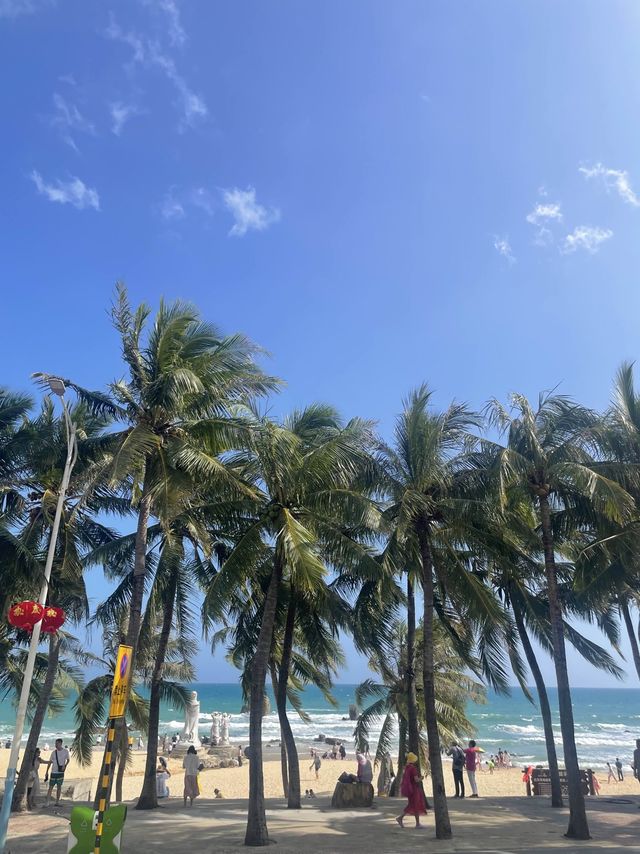 Surfing Towns in Hainan, China 🏄‍♀️🌴