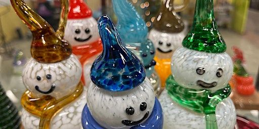 The Coolest Snowpeople wear schnazzy hats and scarves made out of Hot Glass | Glass Arts Indiana