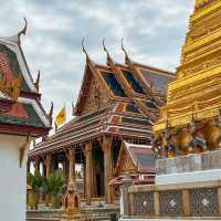 ADMIRE THE BEAUTY OF GRAND PALACE
