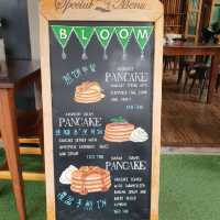 Bloom Cafe And Hostel Lipe (บลูมคาเฟ่แอนด์โฮสเทล) 