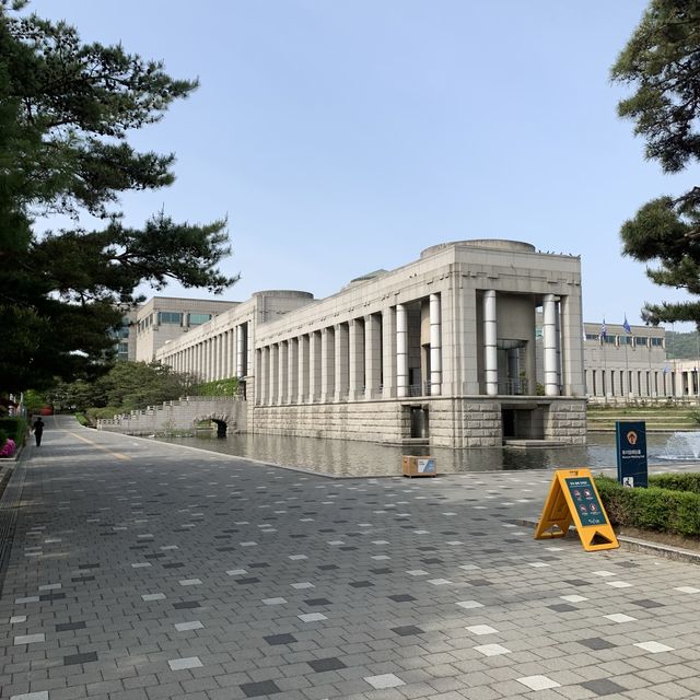 [서울 숨은 꽃놀이 명소 ‘전쟁기념관’]