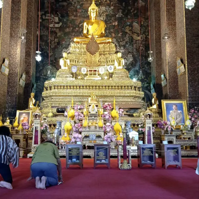 曼谷金佛寺同卧佛寺值得一遊