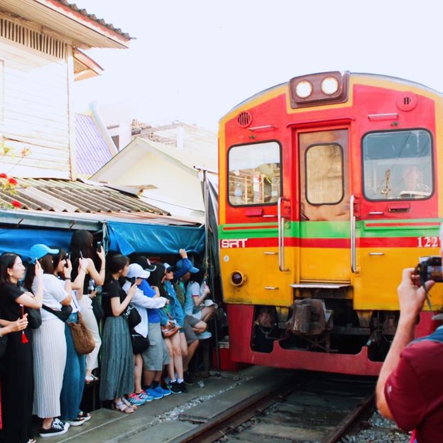 美功鐵道市場📍泰國曼谷景點