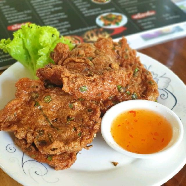 ลุงดมอาหารป่า ร้านในสวนมะพร้าว