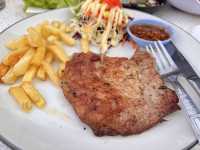 ร้านมอร์ฟีน สเต็ก แอนด์ คาเฟ่