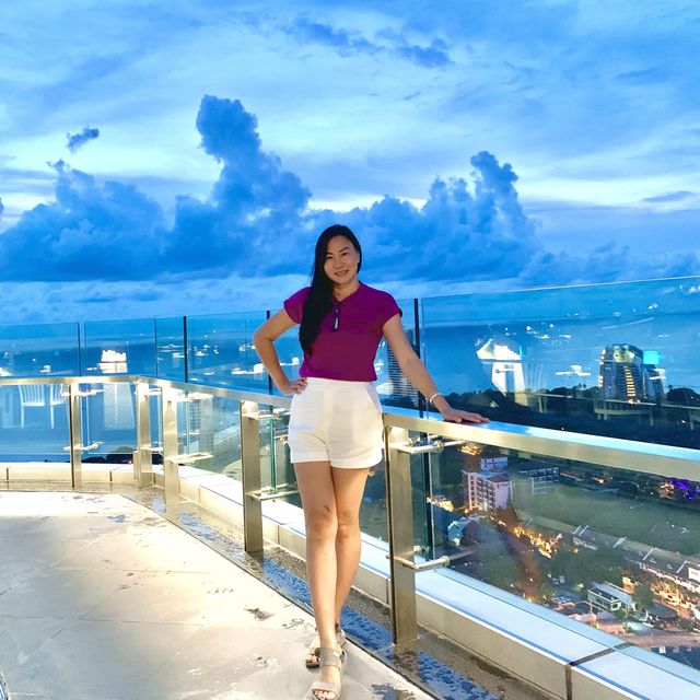 มื้อค่ำกับวิว 360 องศาของพัทยาที่ The Sky 32