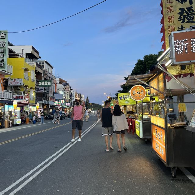 墾丁海水浴場追夕陽，光線好美！沙灘是細沙