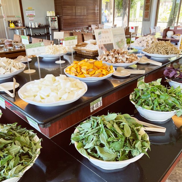 農場自種蔬菜｜牧場養生餐廳｜美味健康火鍋吃到飽