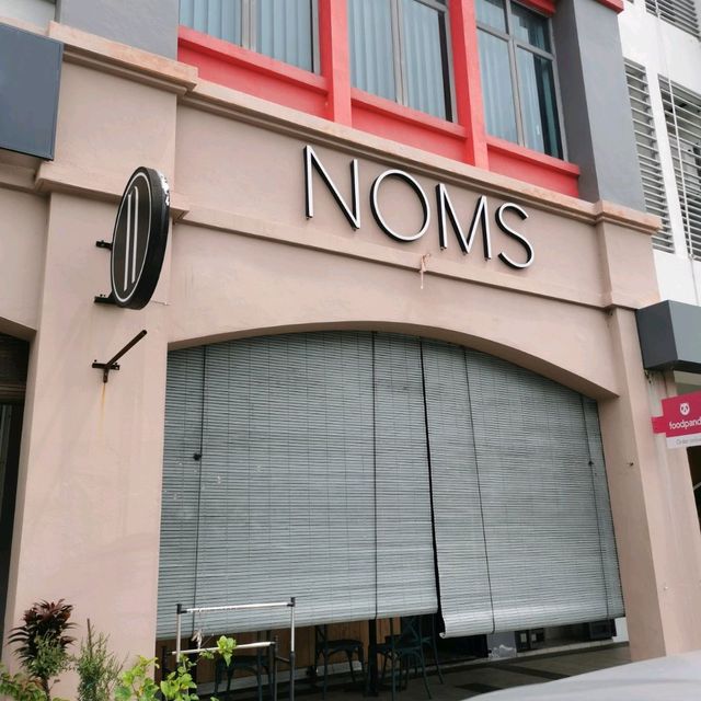 Noms, Marina Park City, Miri