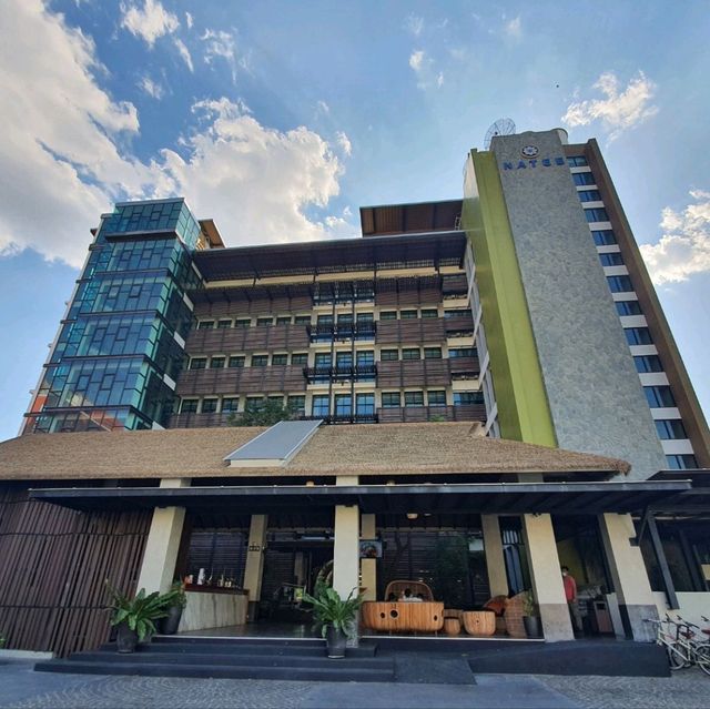 โรงแรมสวยที่กาญจนบุรี มีอ่างจากุชชี่ราคาดี!