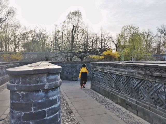 Yuanmingyuan,"the Garden of Gardens" of Beijing  Yuanmingyuan,"the Garden of Gardens" of Beijing