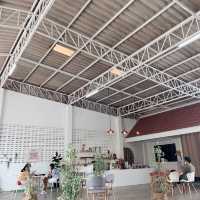 WHITE BOX CAFE 