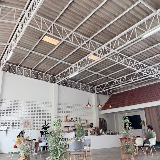 WHITE BOX CAFE 