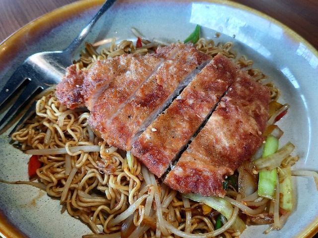 【新北】淡水美食|港式飲茶推薦|景觀餐廳|海景下午茶|佬港冰室茶餐廳