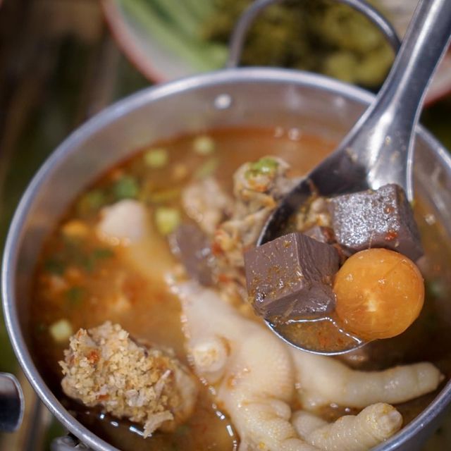 ร้านขนมจีนห้อยขาสะพานรัษฎา