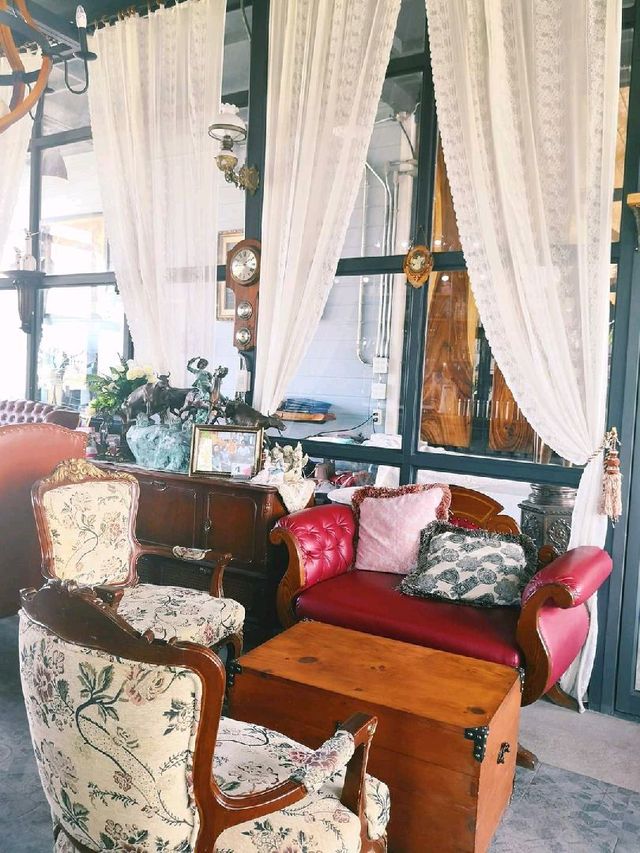 Set Arts and Props Cafe & Bistro 🌹