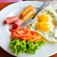 สลักเพชรซีฟู้ดแอนด์รีสอร์ท