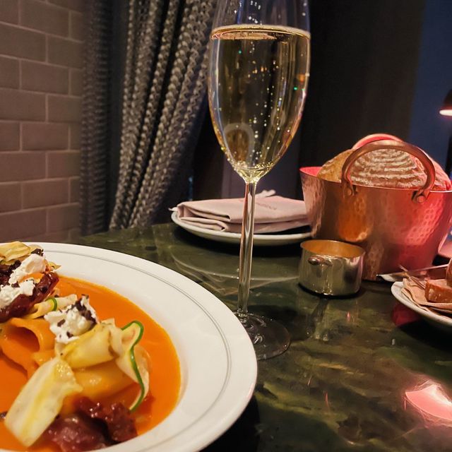 Dinner with incredible views 🥂