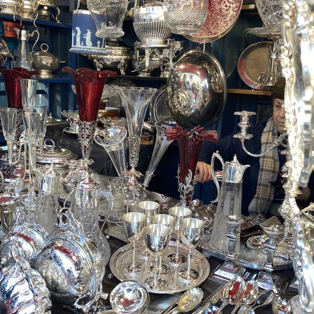 lovely tourist spot to shop~Portobello Market