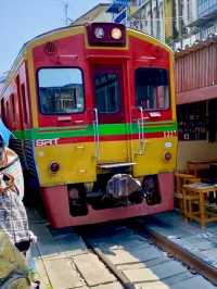 The most unique train market in Bangkok 🚂 