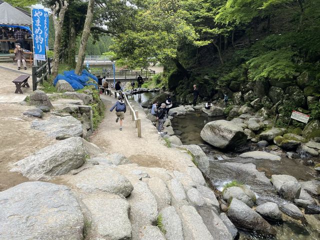 マイナスイオンたっぷり『白糸の滝』