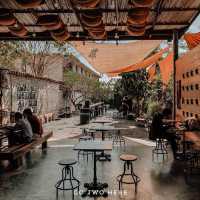 Café คุมโทนสายดาร์ก