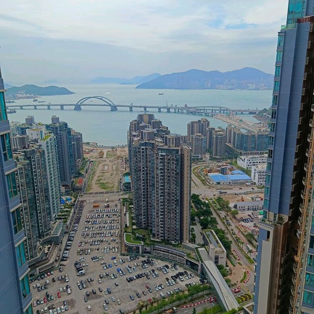 四十七樓頂樓 , 睥視全東九龍西餐廳 , 嘆午餐！