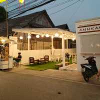 สีสันถนนคนเดินปาย