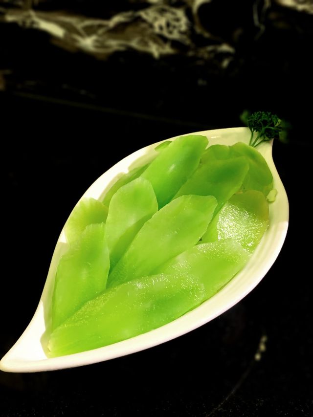 矜貴湯底火鍋。金翅花膠乳鴿湯 超鍾意打邊爐嘅我,每次選餐廳打邊爐,首選一定睇湯底 矜貴湯底火鍋。金翅花膠乳鴿湯 超鍾意打邊爐嘅我,每次選餐廳打邊爐,首選一定睇湯底