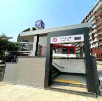 ทางเท้าสไตล์ทางขึ้น-ลง สถานีรถไฟใต้ดินแบบญี่ปุ่น