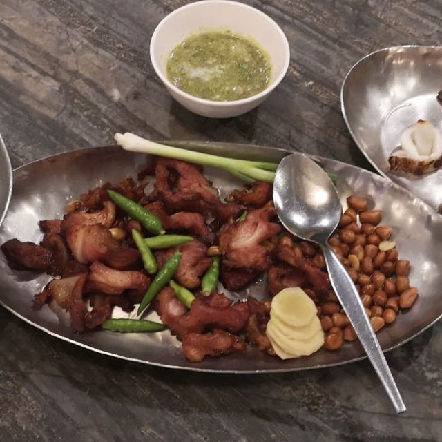 สายลม ร้านอาหารติดทะเล บางปู 