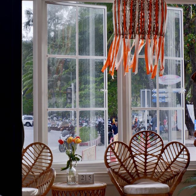 Kan's Haus cafe หาดป่าตอง ภูเก็ต