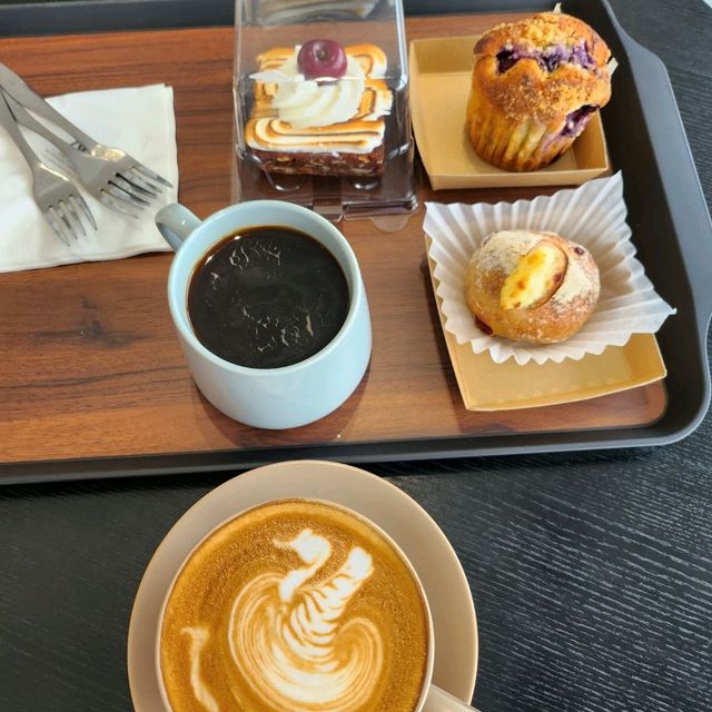 맛있는 커피와 디저트  놀거리와 볼거리 사진 찍기 좋은 카페