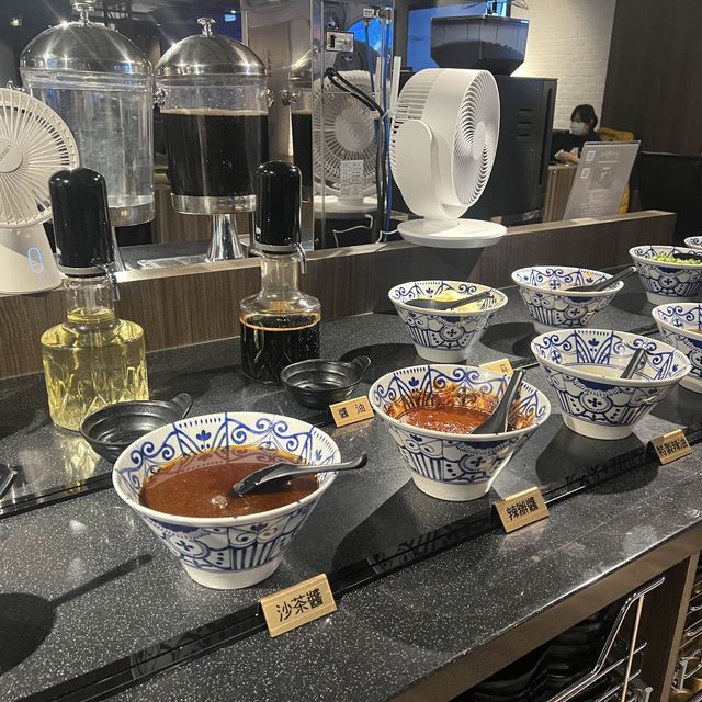 超狂的狂野麻神火鍋+牛排+螃蟹 吃到飽 只有更狂