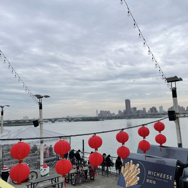 【台北 大稻埕碼頭】欣賞河岸日落 | 貨櫃市集美食