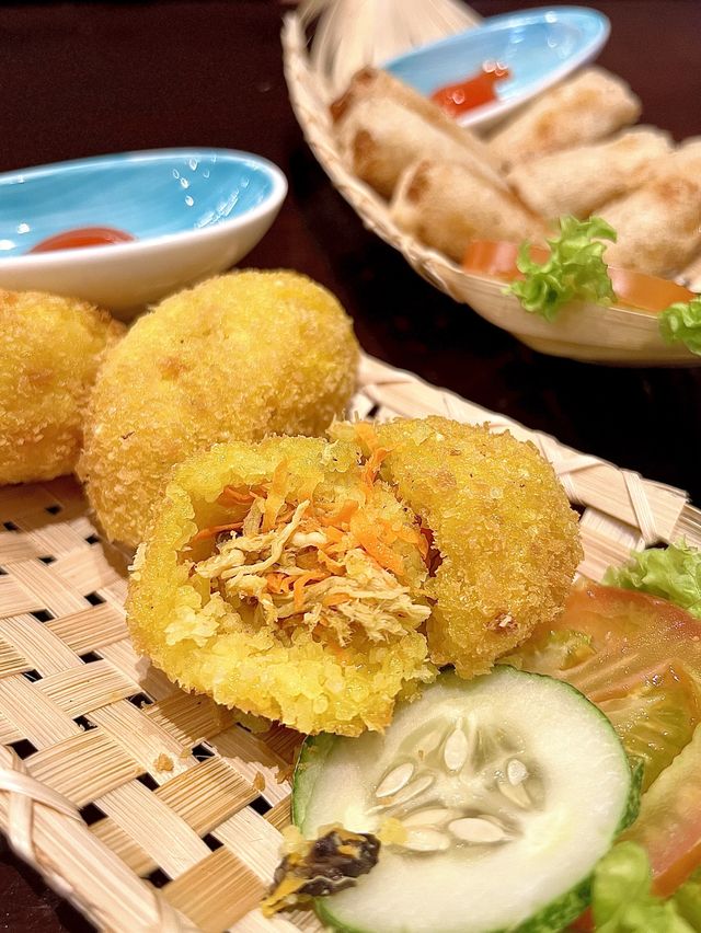 Authentic Vietnamese Food at Le Saigon Cafe