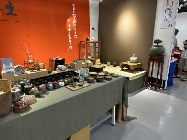 松山文創園區中，特色展覽都是茶品讓人喝茶，還可以了解茶的知識