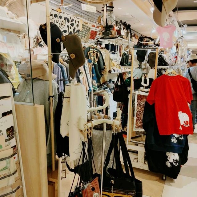アイヌ文化にふれられるお土産店