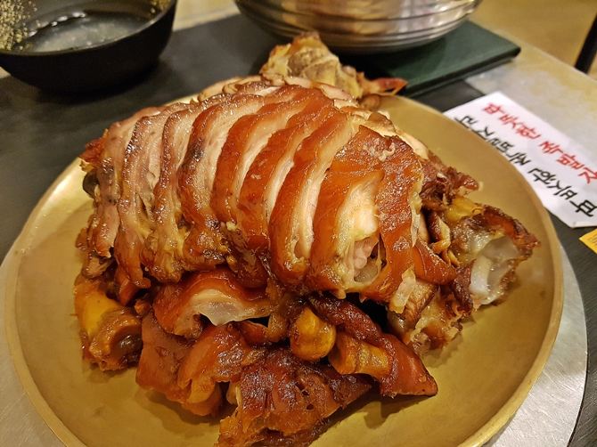 서울 족발 최강 맛집. 만족오향족발 | 트립닷컴 서울 트래블로그