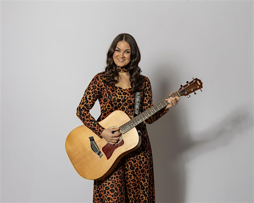 SHANIA SHOW - EMREY | 63 Main St