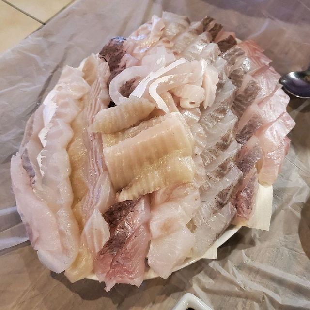 연어 옆에 연어, 우연 횟집