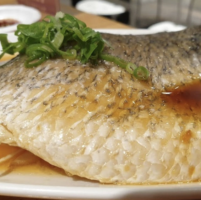 台北（雙月食品）麻油雞湯和油飯