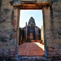 วัดที่ 10 วัดพระศรีรัตนมหาธาตุ จ.ลพบุรี