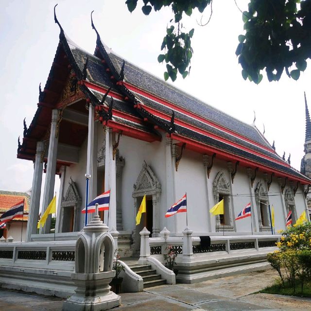 วัดที่ 46 วัดโปรดสัตว์ เศียรพระในต้นไม้แห่งที่ 2