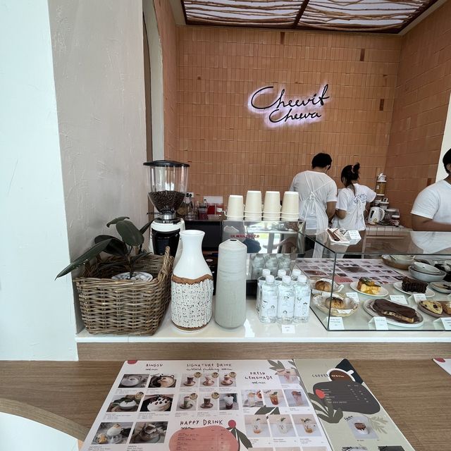 ชีวิตชีวา คาเฟ่ 