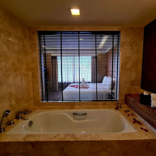 HILTON PETALING JAYA หรูหราท่ามกลางมนต์ขลัง