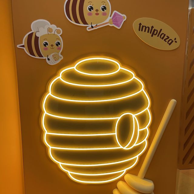 BEE SUMMER
