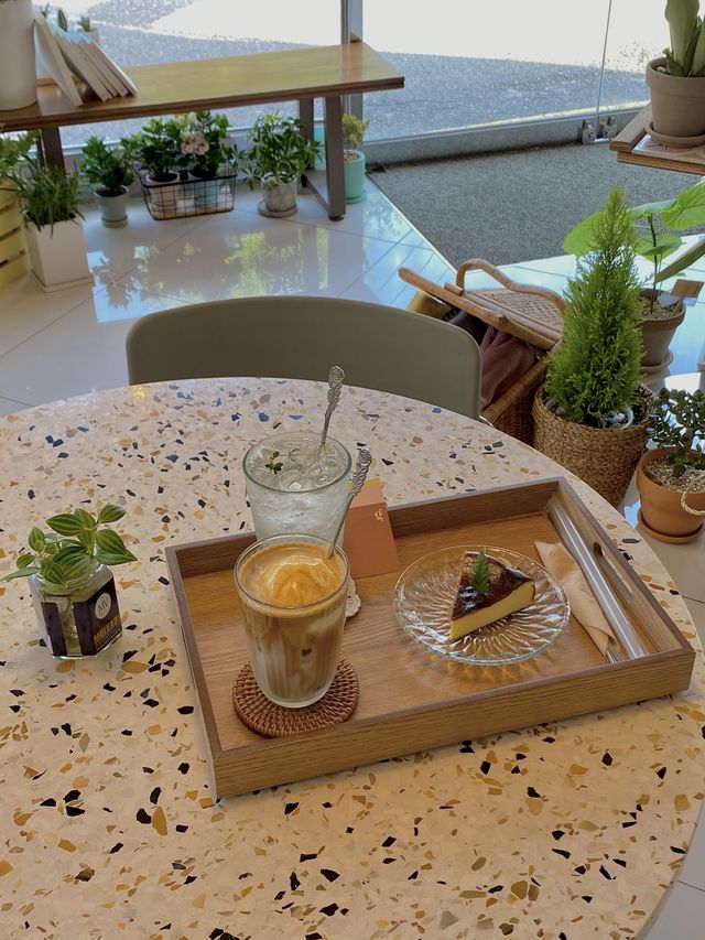조용한 분위기에 혼자 차 마시러 가기 좋은 카페, 용인 그레텔