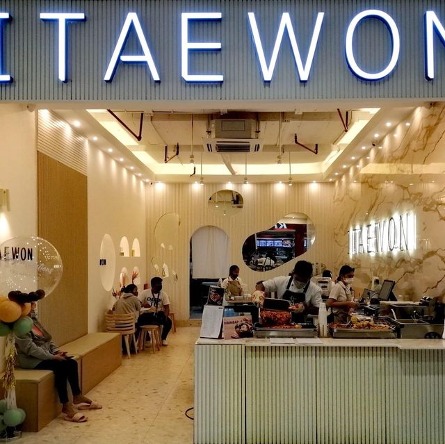 Experience Korean Vibes in Itaewon